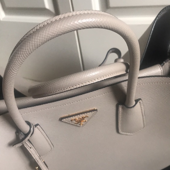 Prada bag.Authentic! - Picture 3 of 10